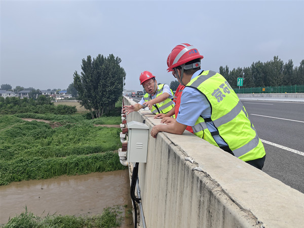 7.28工程部檢查防汛工作_副本.jpg 7.28工程部檢查防汛工作_副本.jpg