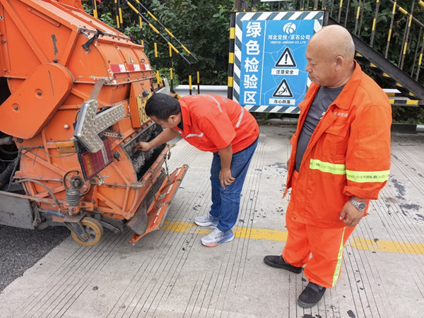 車輛檢查_副本.jpg 車輛檢查_副本.jpg